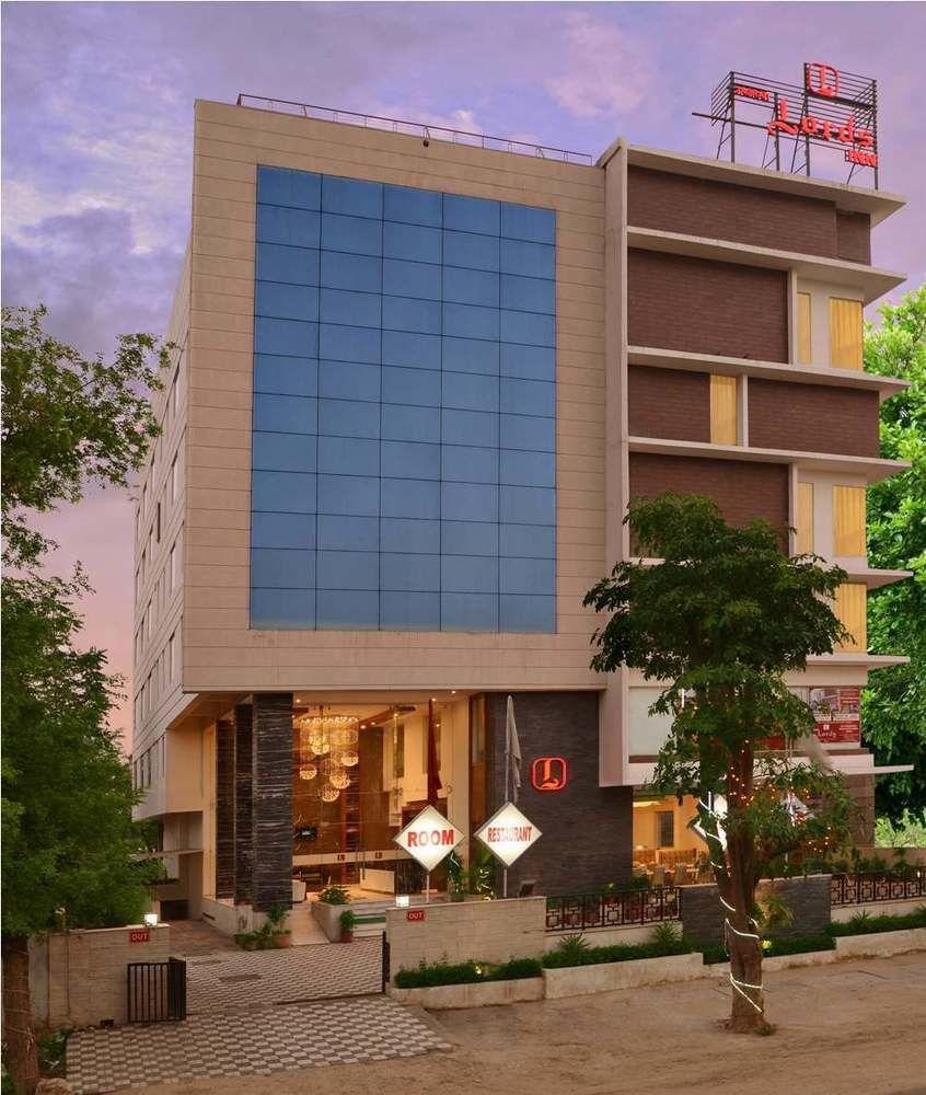 Jagrati Ananta Express Hotel Dzsaipur Kültér fotó
