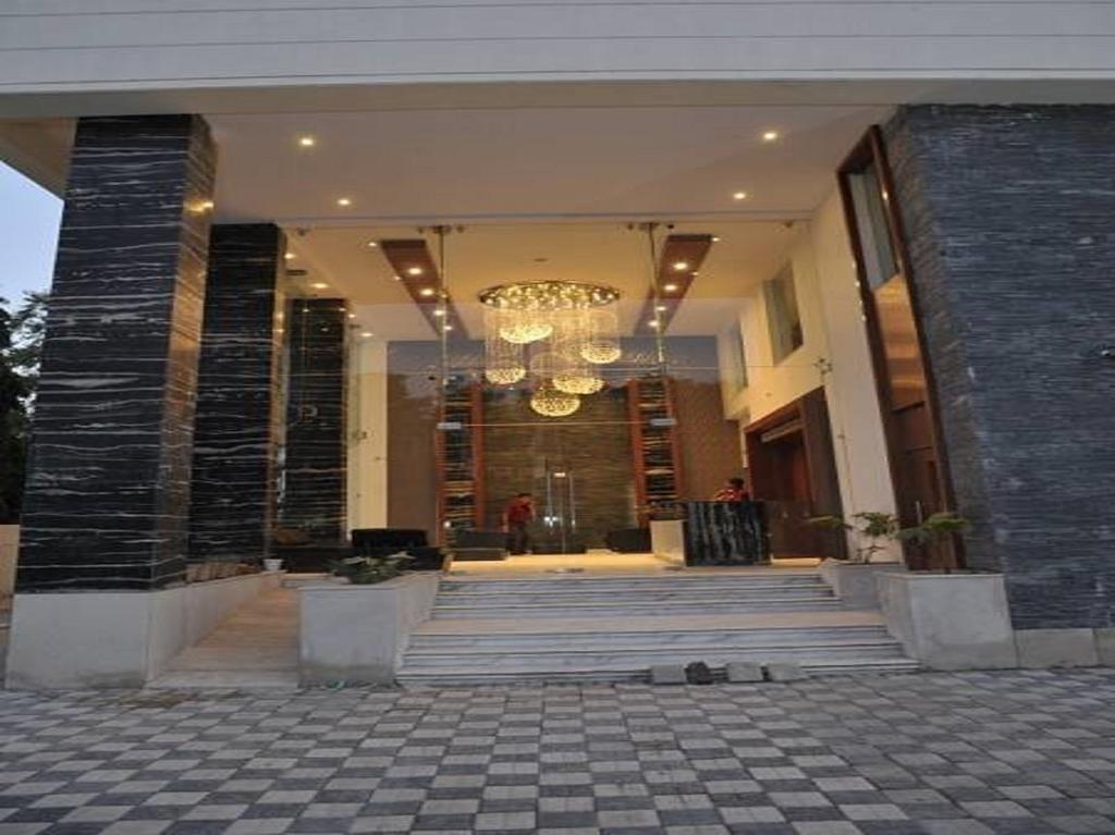 Jagrati Ananta Express Hotel Dzsaipur Kültér fotó