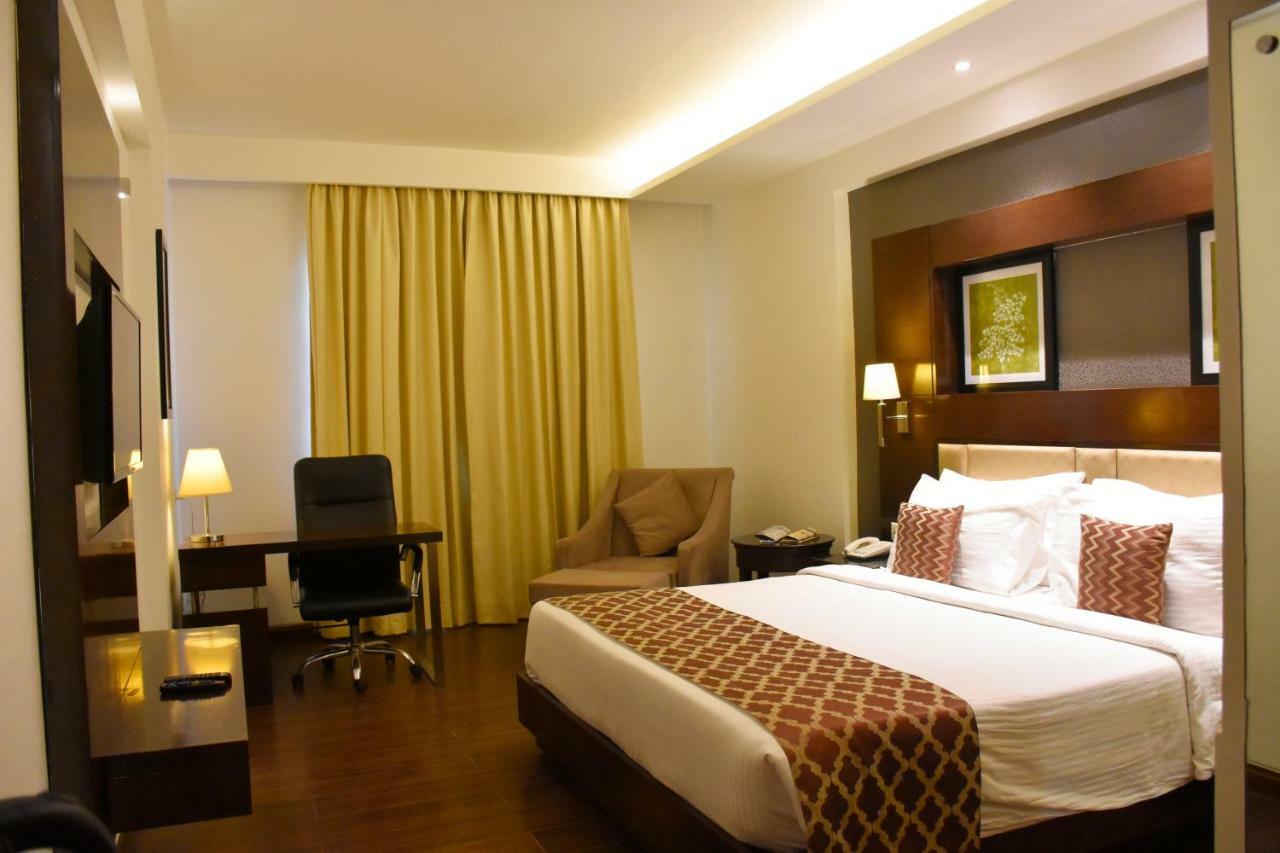 Jagrati Ananta Express Hotel Dzsaipur Kültér fotó