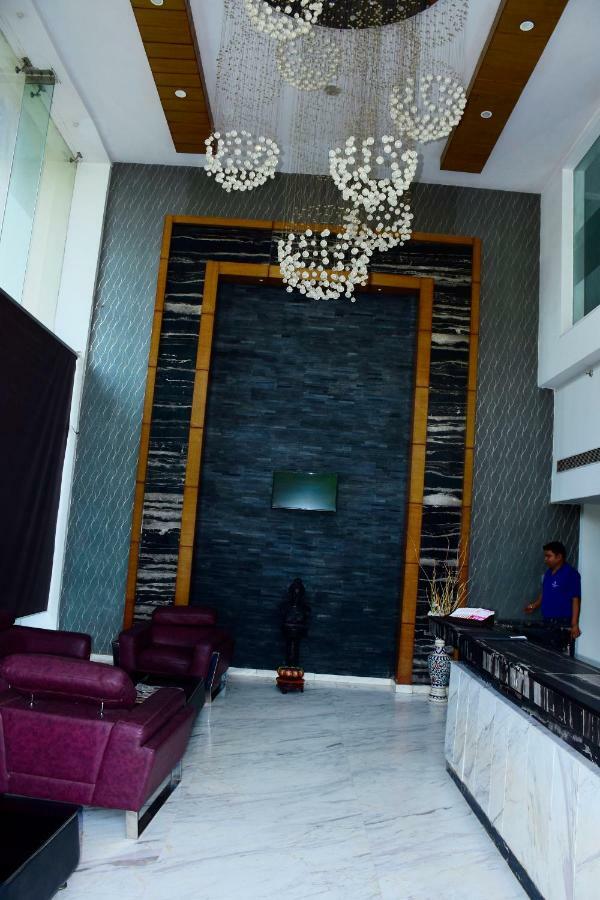 Jagrati Ananta Express Hotel Dzsaipur Kültér fotó