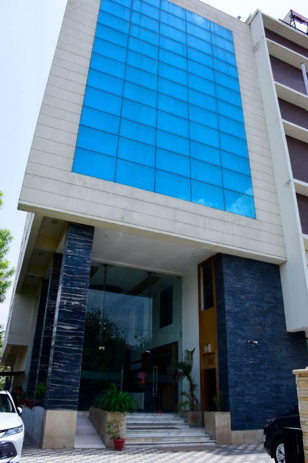 Jagrati Ananta Express Hotel Dzsaipur Kültér fotó