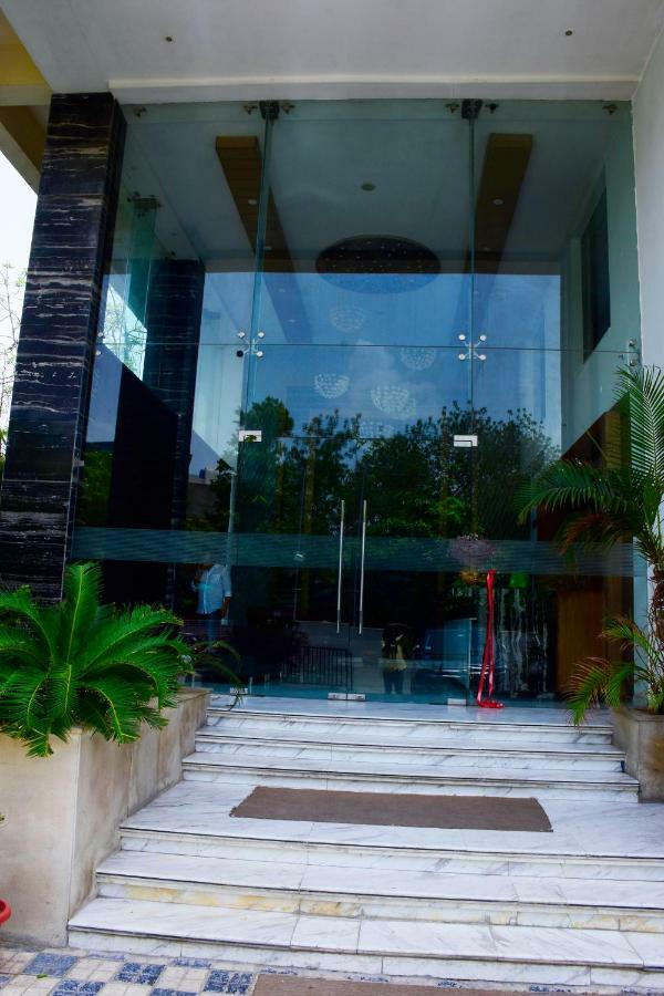 Jagrati Ananta Express Hotel Dzsaipur Kültér fotó